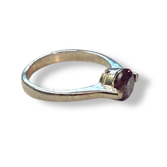 Faux Amethyst Solitaire Purple Silver Ring Size 6 NEW - Picture 4 of 6